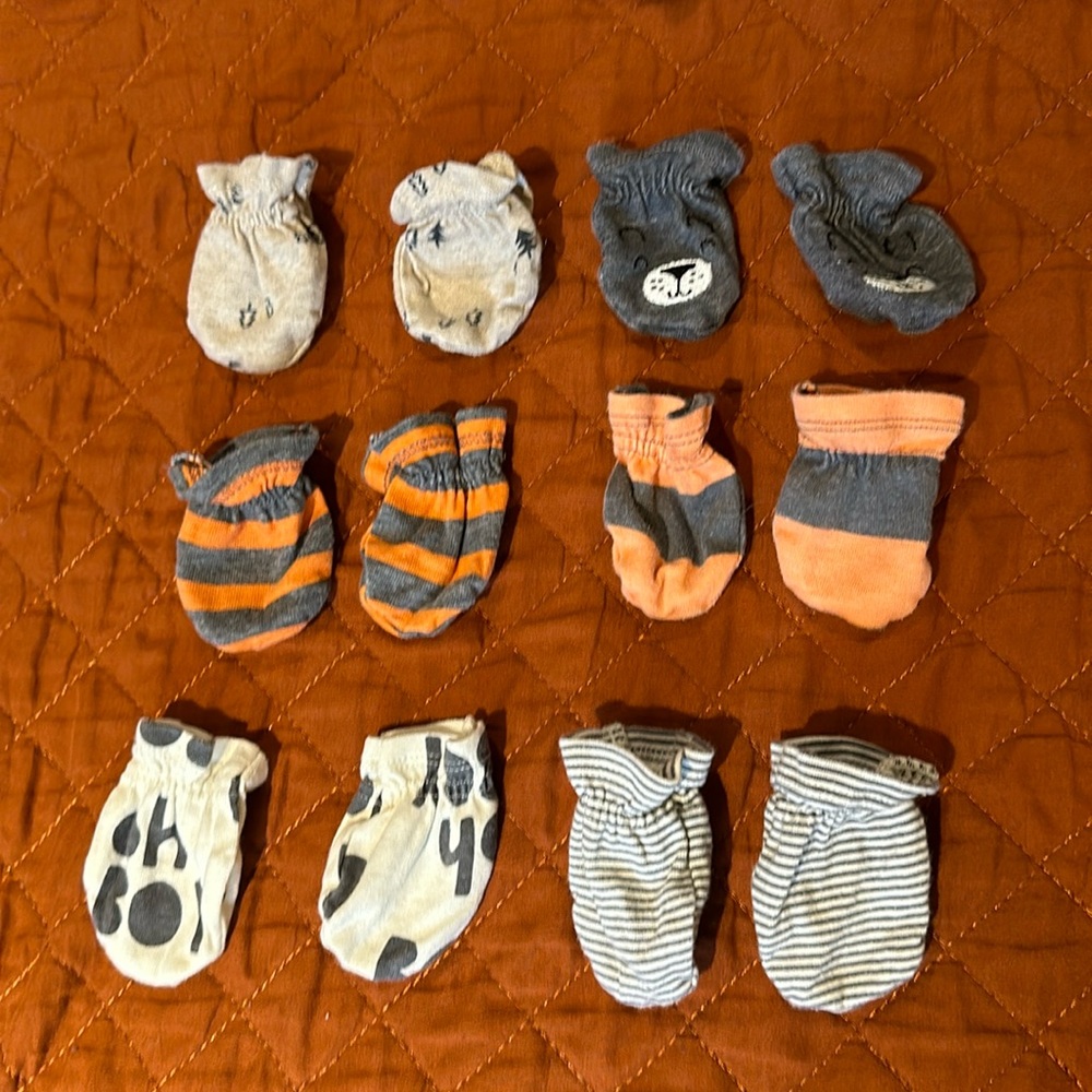 Baby Mittens - Like New